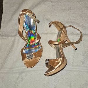 Women cross strap heels apx 3inch